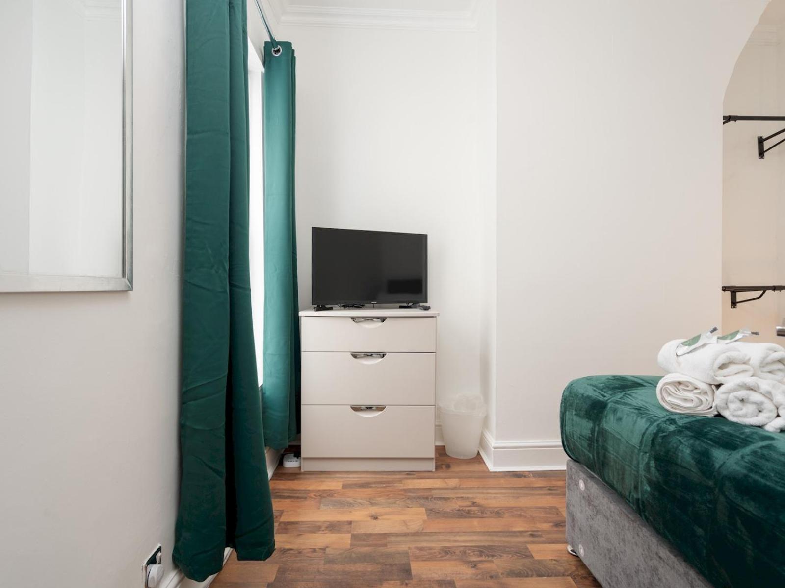 Pass The Keys Ruiskin St - Liverpool Kirkdale Terrace Sleeps 5 Parking Villa Ngoại thất bức ảnh