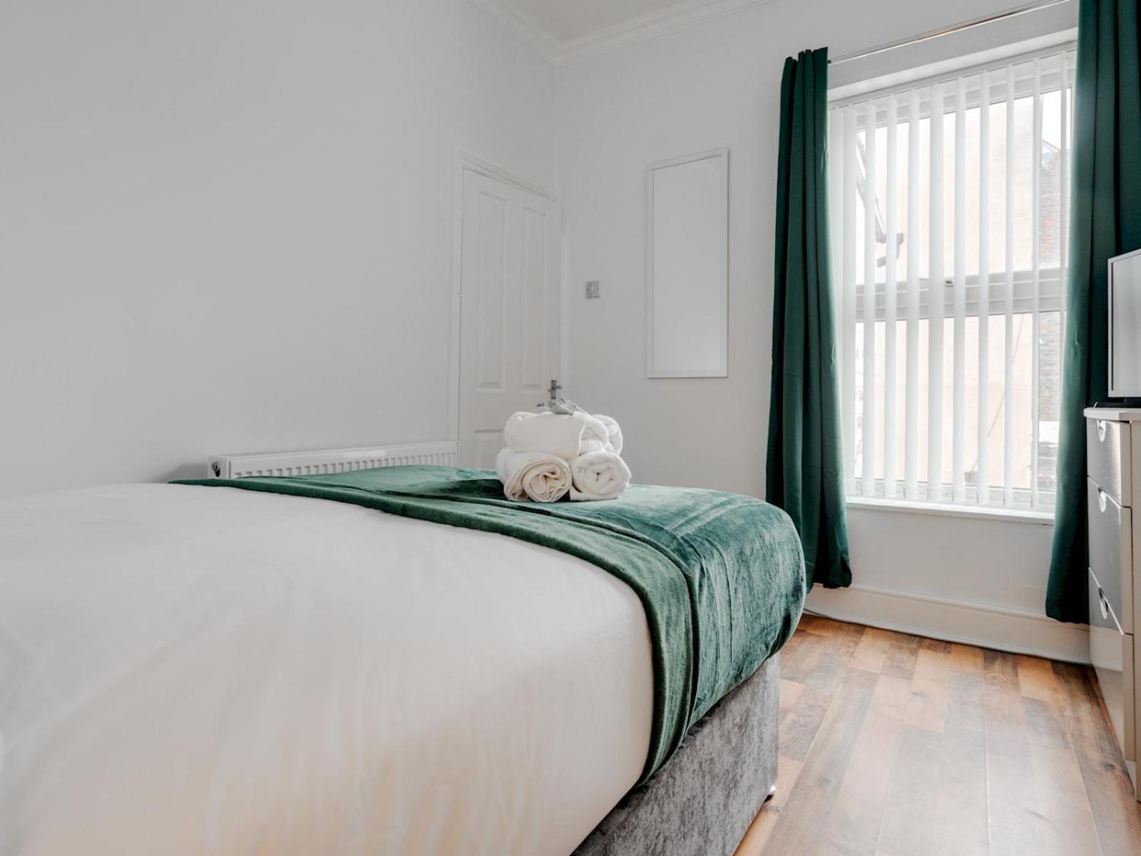 Pass The Keys Ruiskin St - Liverpool Kirkdale Terrace Sleeps 5 Parking Villa Ngoại thất bức ảnh